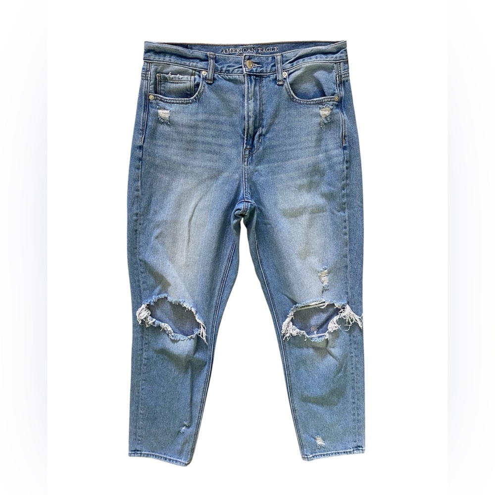 American Eagle Women’s Distressed Mom Jean Size 8 Short Light Wash Petite